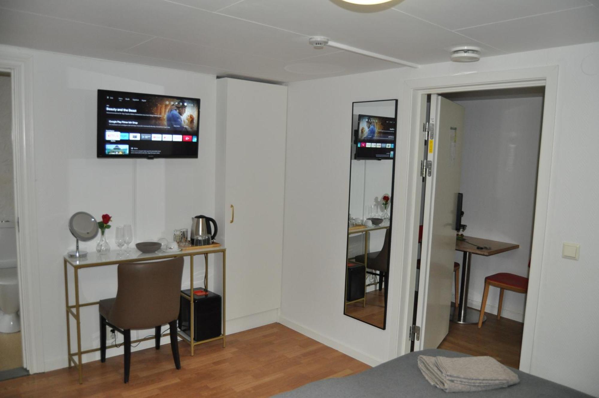 Langstorp 200 Gaesthem I Hoeoer Vaenster Luaran gambar